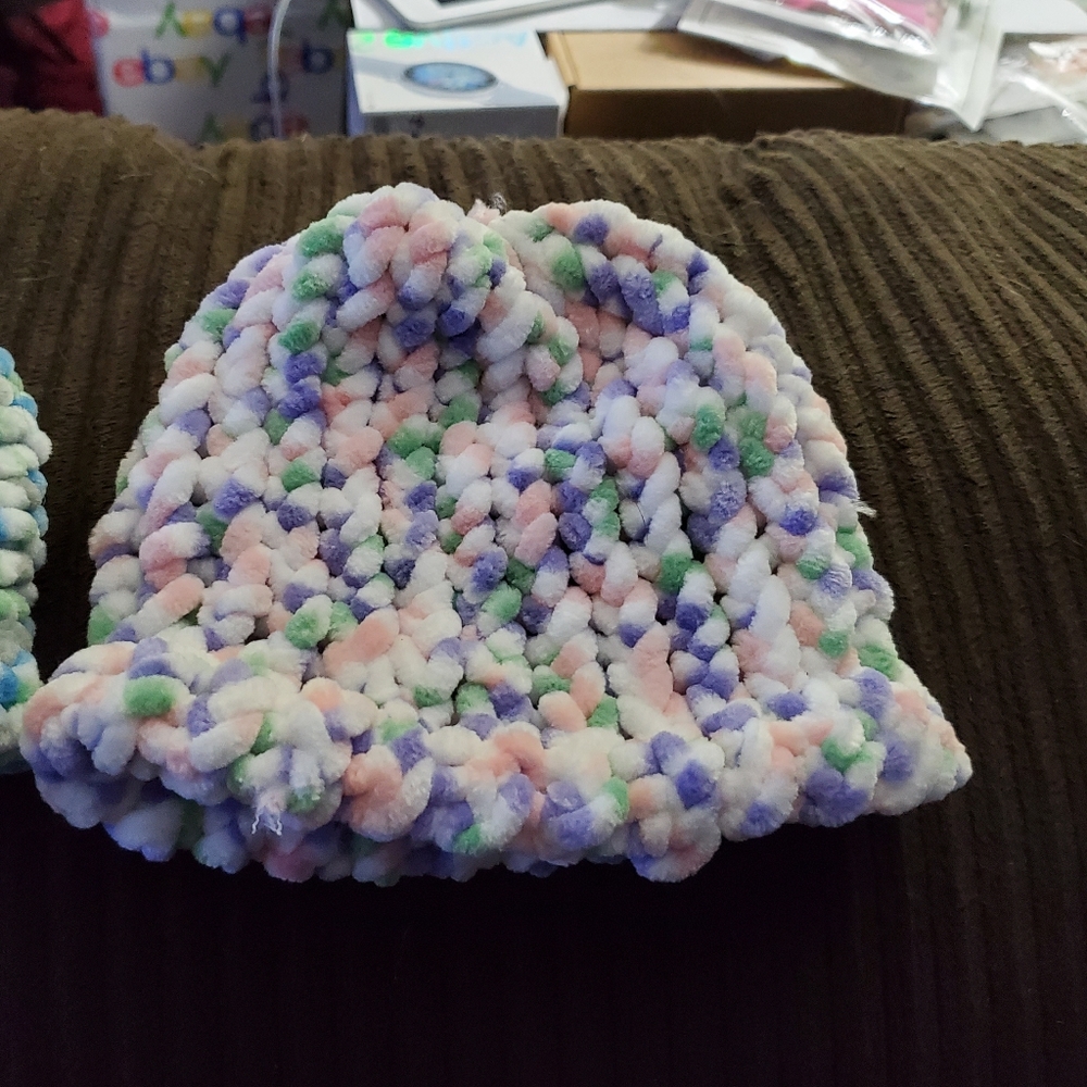 Newborn baby hat, handmade by me!
